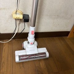 【取引中】コードレス掃除機ですの画像