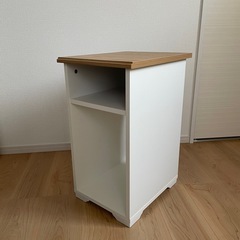 美品　IKEA サイドテーブル　白　　　の画像
