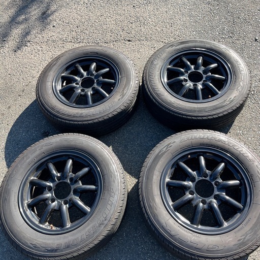 値下げ　ハイエース夏用タイヤ