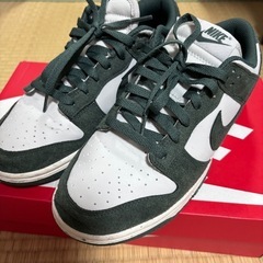 Nike スニーカー ホワイト/ダークグリーンの画像