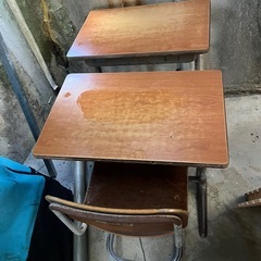 学校の机セットの画像