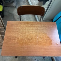 学校の机セットの画像