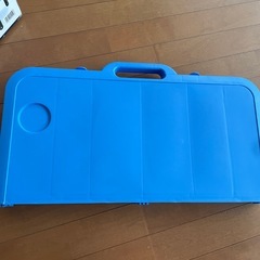 10月末処分！中古品　コンフェテーブル　60×60×23cm  ブルーの画像