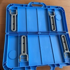 10月末処分！中古品　コンフェテーブル　60×60×23cm  ブルーの画像