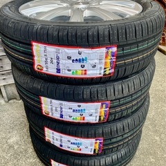 軽自動車用　新品15インチタイヤ4本と中古美品のホイール付き