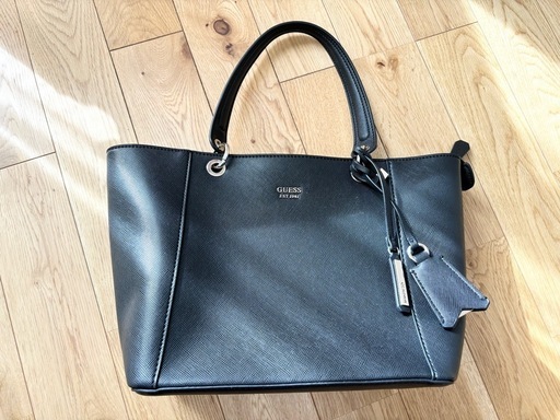 新品　GUESS ハンドバッグ ショルダーバッグ　ブラック