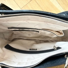 GUESS ハンドバッグ ショルダーバッグ　ブラックの画像