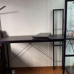 パソコンデスクの画像
