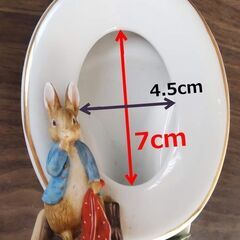 ピーターラビット　陶器製フォトフレームの画像