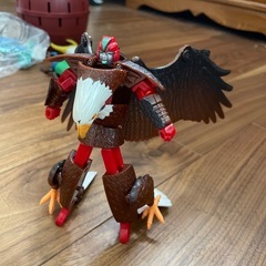 トランスフォーマー　ワシの画像