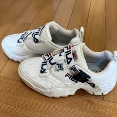 FILA スニーカーの画像