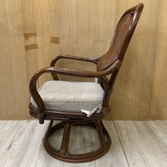 ラタン　藤　回転式　椅子　チェアの画像