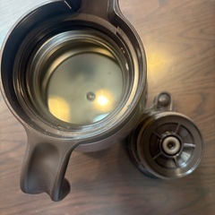 サーモスのポットの画像