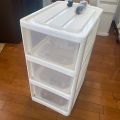 キャスター付き　3段ケース
の画像