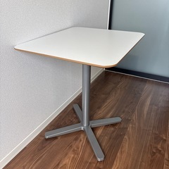 お譲ります。IKEA Billstaテーブルの画像