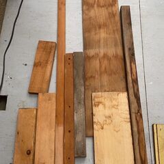 【無料0円】木材 端材 DIY 日曜大工用 大小いろいろ 引き取り限定 資材 処分予定 早い者勝ち 大小ありの画像