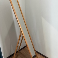 立て鏡の画像