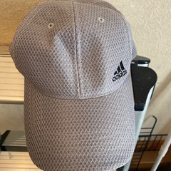 美品❗️
アディダス帽子の画像