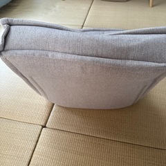 コンパクト座椅子の画像