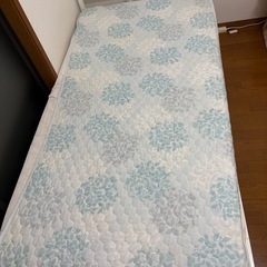 ベッドフレームの画像