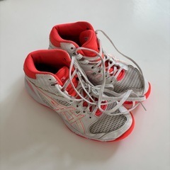 asics  バッシュ　バスケットシューズ　　キッズ　21.5cmの画像