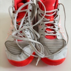 asics  バッシュ　バスケットシューズ　　キッズ　21.5cmの画像