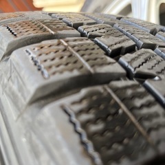 DUNLOP 195/65スタッドレスタイヤ 15インチホイール付き　5穴
　P 100の画像