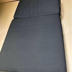 折りたたみベッドの画像