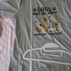 可愛い犬柄のTシャツです(^o^)　表示はLサイズです。の画像