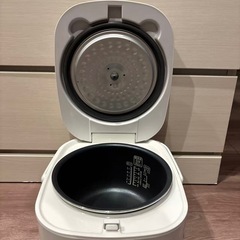 アイリスオーヤマ 炊飯器 極厚火釜KS-RC21M10-W-Wの画像