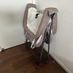 ベビーベッド可動式、折りたたみ可の画像
