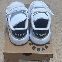 adidas　16.0cm スニーカー★一度のみ着用★自宅付近までの画像