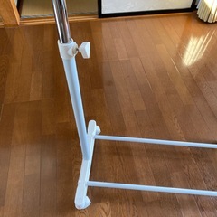 受付終了　　ハンガーラックの画像