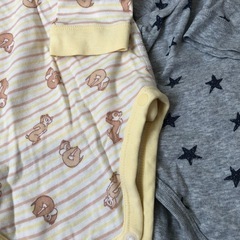 UNIQLO【ユニクロ】前開き　ボディースーツ　70の画像