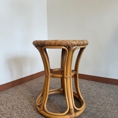 ラタン製円形スツール ベージュの画像