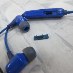 ( M-907 )Bluetooth ブルトゥース ワイヤレスイヤホン ３個セット まとめて まとめ売り JBL BS36など 中古 動作確認済みの画像