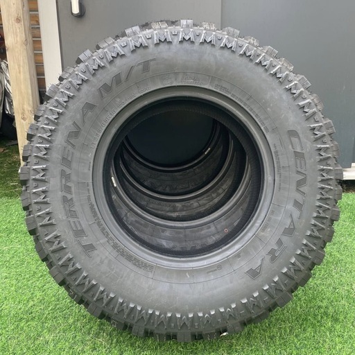 未使用　CENTARA TERRENA M/T 235/85R16