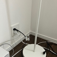 ニトリ フロアランプ(スプラウト10192C-WH)　間接照明の画像