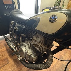【商談中の為対応不可】
ヤマハ SR400 カフェレーサー仕様 車検R8年7月迄 走行3.9万kmの画像
