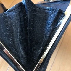 財布、鞄？の画像
