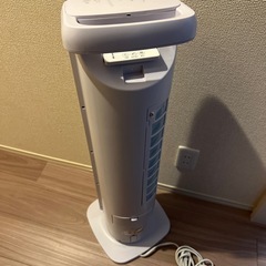 タワー型温冷風扇の画像