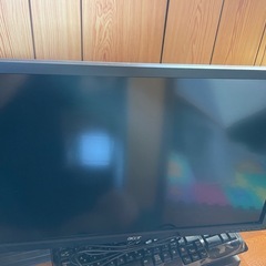 パソコン3台とモニタ2台とプリンタ1台の画像