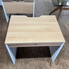 A1594🌟激安‼️ オフィスコム 法人様向け オフィスデスク ぺスパ 木製デスク 平机 引き出し付き 幅800×奥行600×高さ720mm 🌟の画像