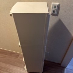タワー型ゴミ箱の画像
