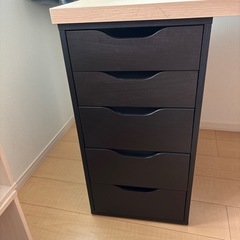 IKEA 学習机の画像