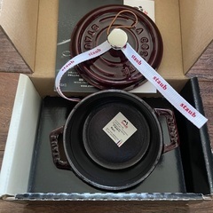 【新品】ストウブ　ミニココットラウンド　10cm グレナディンレッド　staubの画像