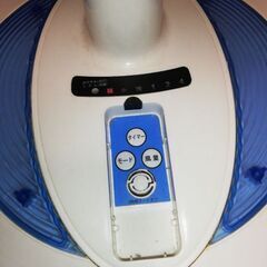 ジャンク品　ユーバ2012年製　リビング扇風機の画像