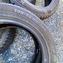 クムホ スタッドレスタイヤ　195/55R16　Winter CRAFT ice Wi61の画像