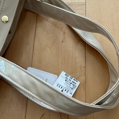 新品　プールバック　ベージュの画像