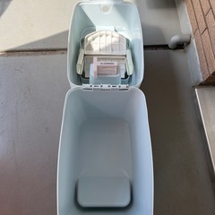 Aprica おむつ用ゴミ箱の画像